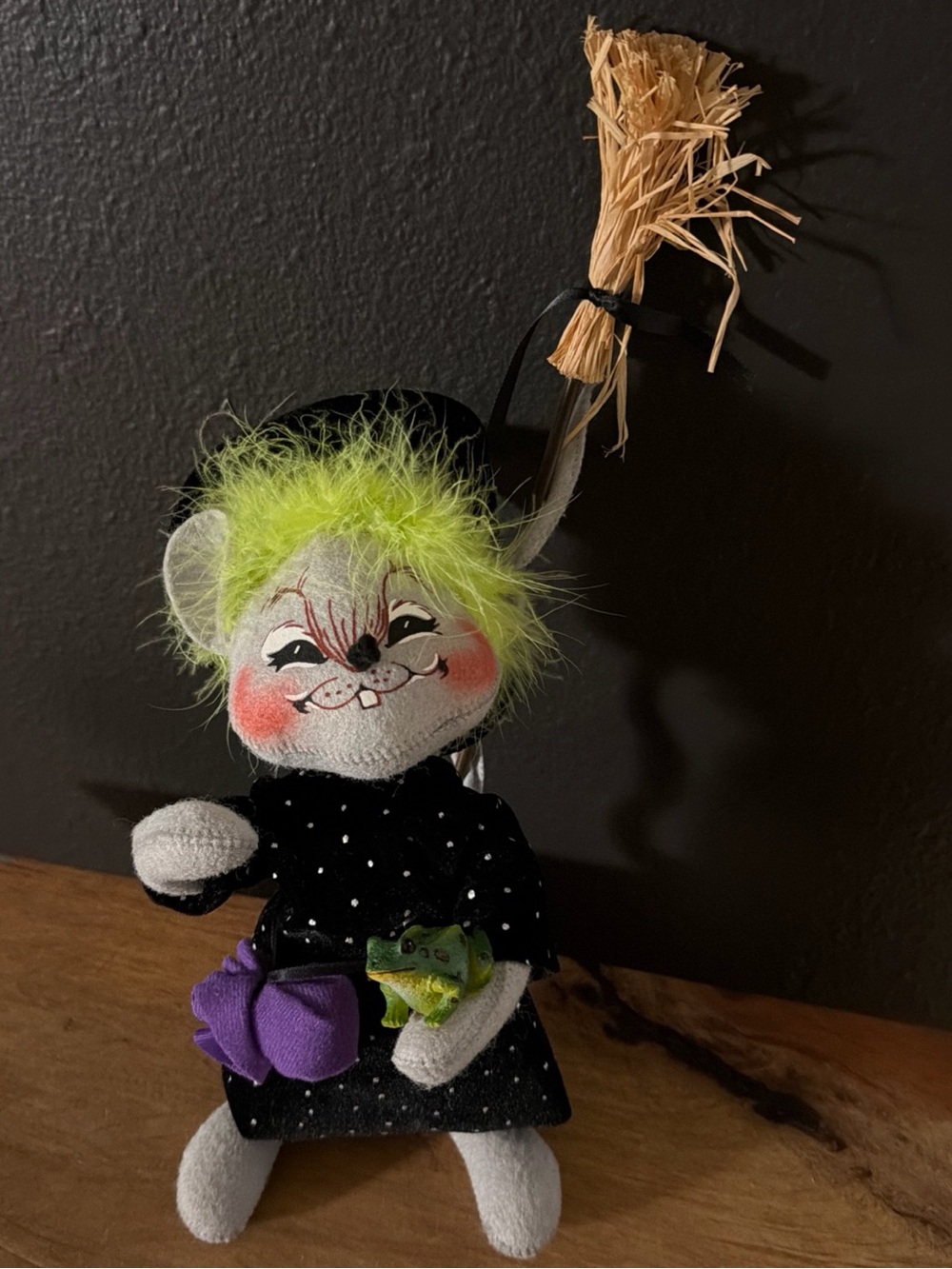 Vintage 2004 Annalee Halloween Witch Mouse Collectible Doll Frog & Straw Broom